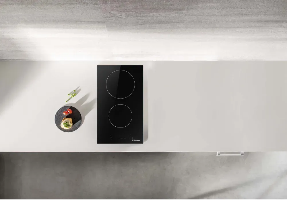 Детальное фото товара: Hansa BHC331047 стеклокерамическая поверхность