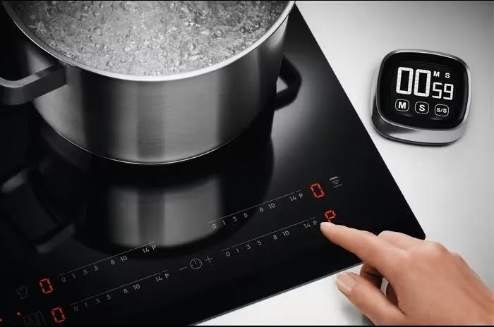 Детальное фото товара: Electrolux CIR60433 индукционная поверхность