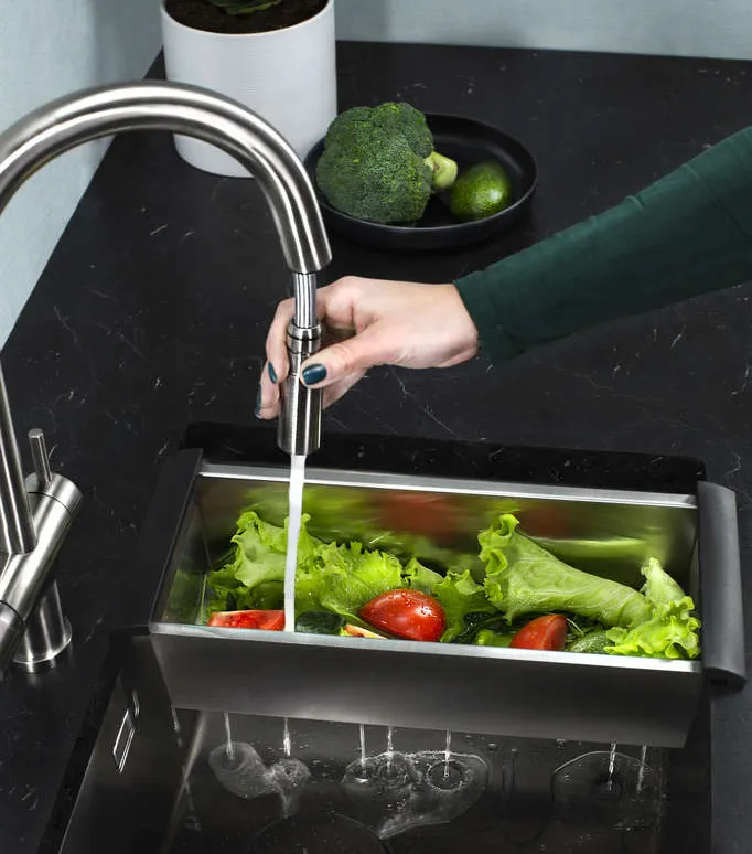 Детальное фото товара: Omoikiri CO-02-PVD-LG, коландер, нержавеющая сталь/светлое золото