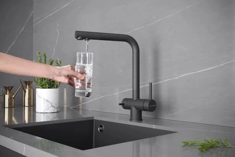 Детальное фото товара: KUCHENSTERN FOKUS-F, смеситель, нержавеющая сталь, черный