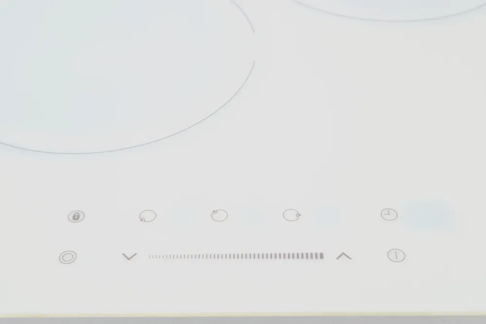 Детальное фото товара: ZUGEL ZEH452W стеклокерамическая поверхность