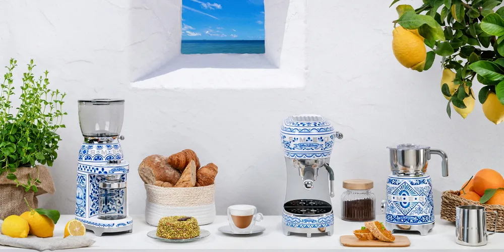 Детальное фото товара: Smeg MFF01DGBEU