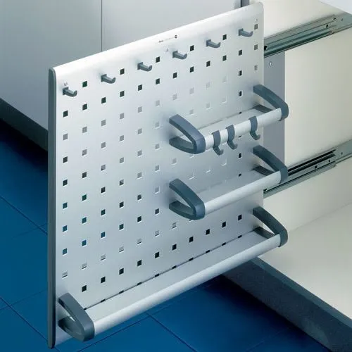 Фото товара: Hailo Vario выдвижная система в шкаф с распашной дверью от 150 мм