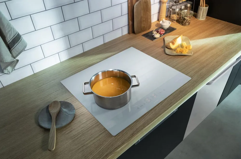 Детальное фото товара: Gorenje IT643SYW7 индукционная поверхность