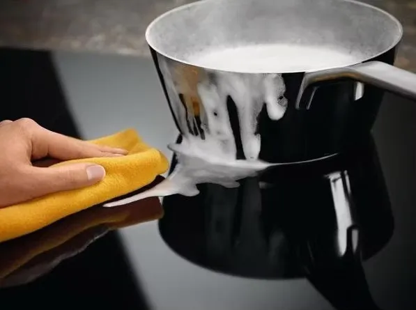 Детальное фото товара: Electrolux EIS67483 индукционная поверхность