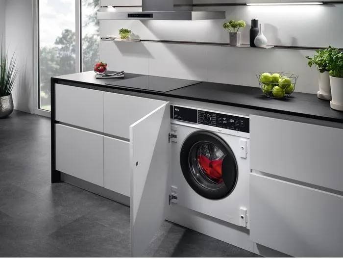 Детальное фото товара: AEG L8FBE48SCI