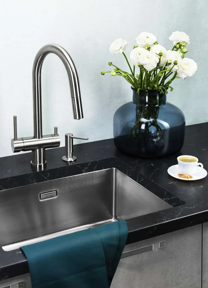 Детальное фото товара: Omoikiri ОМ-02-AB022, дозатор для моющего средства, античная латунь