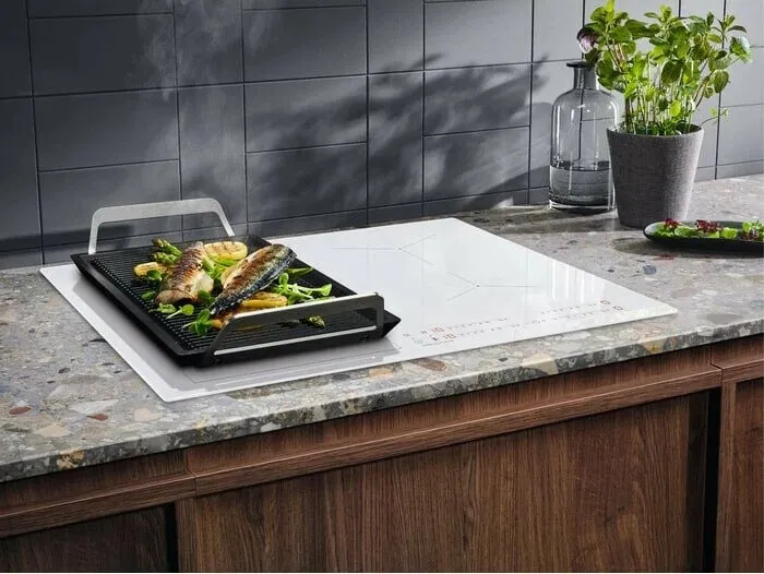 Детальное фото товара: Electrolux EIV63440BS индукционная поверхность