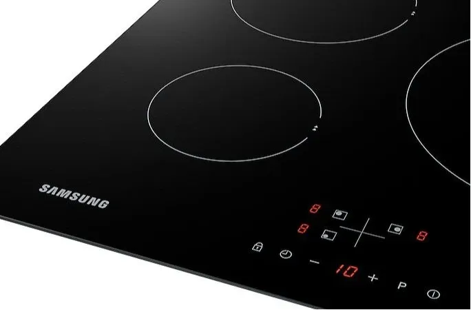 Детальное фото товара: Samsung NZ63F3NM1AB индукционная поверхность