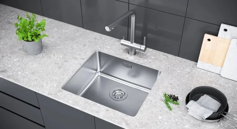 Детальное фото товара: KUCHENSTERN FOKUS-F, смеситель, нержавеющая сталь