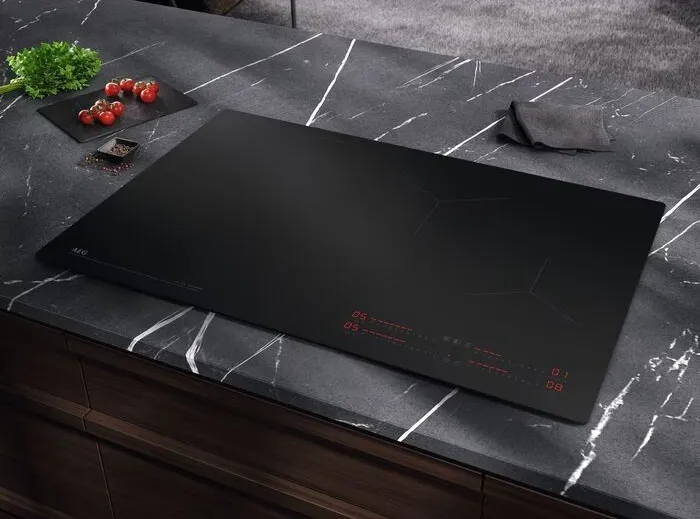 Детальное фото товара: AEG V84IIB30IB индукционная поверхность