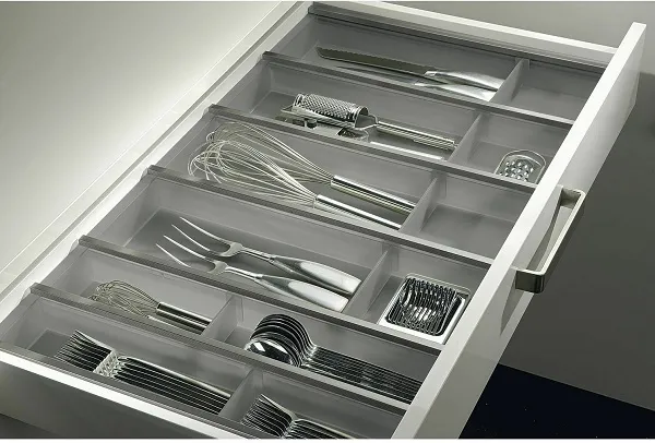 Детальное фото товара: Ninka Cuisio Aqua 900, Innotech Hettich, лоток для столовых приборов, графит