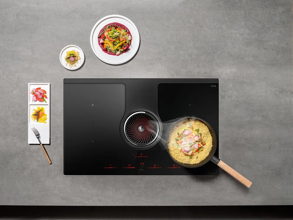 Детальное фото товара: ELICA NIKOLATESLA HP BL/F/83 индукционная поверхность