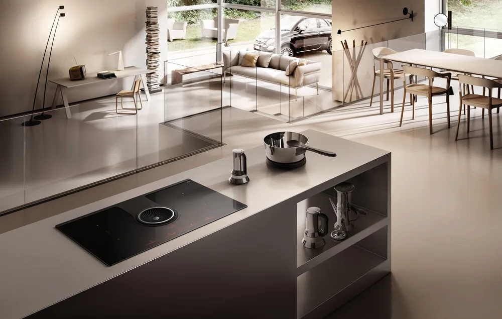 Детальное фото товара: ELICA NIKOLATESLA BL/A/83 индукционная поверхность