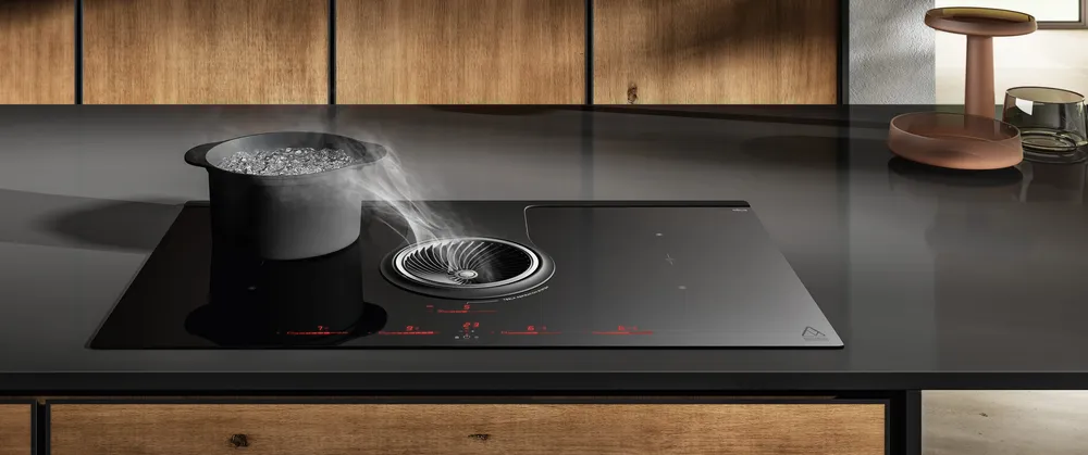 Детальное фото товара: ELICA NIKOLATESLA BL/A/83 индукционная поверхность