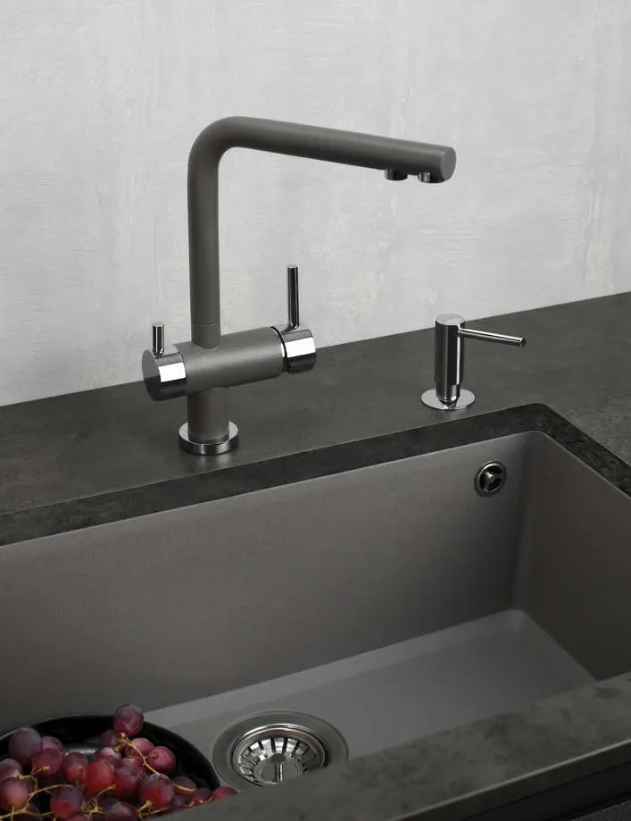 Детальное фото товара: Omoikiri ОМ-02-AB022, дозатор для моющего средства, античная латунь