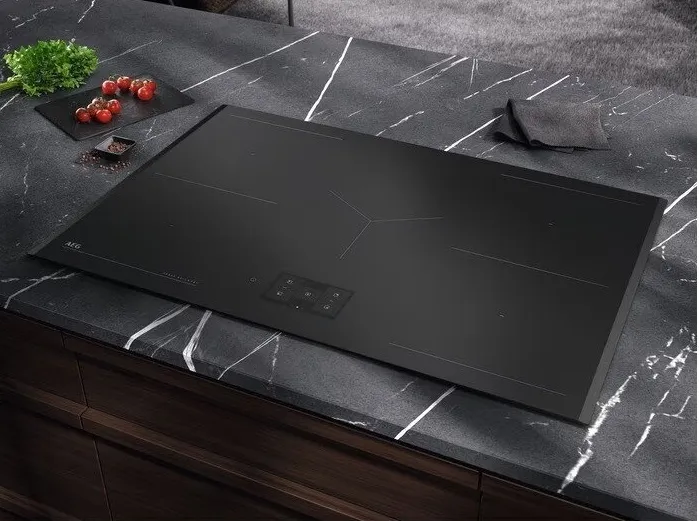 Детальное фото товара: AEG TH85IM30FB индукционная поверхность