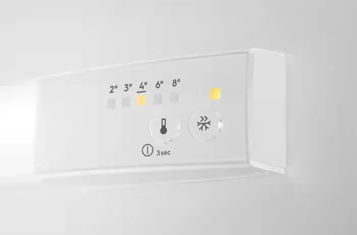 Детальное фото товара: Electrolux LFB3AE82R