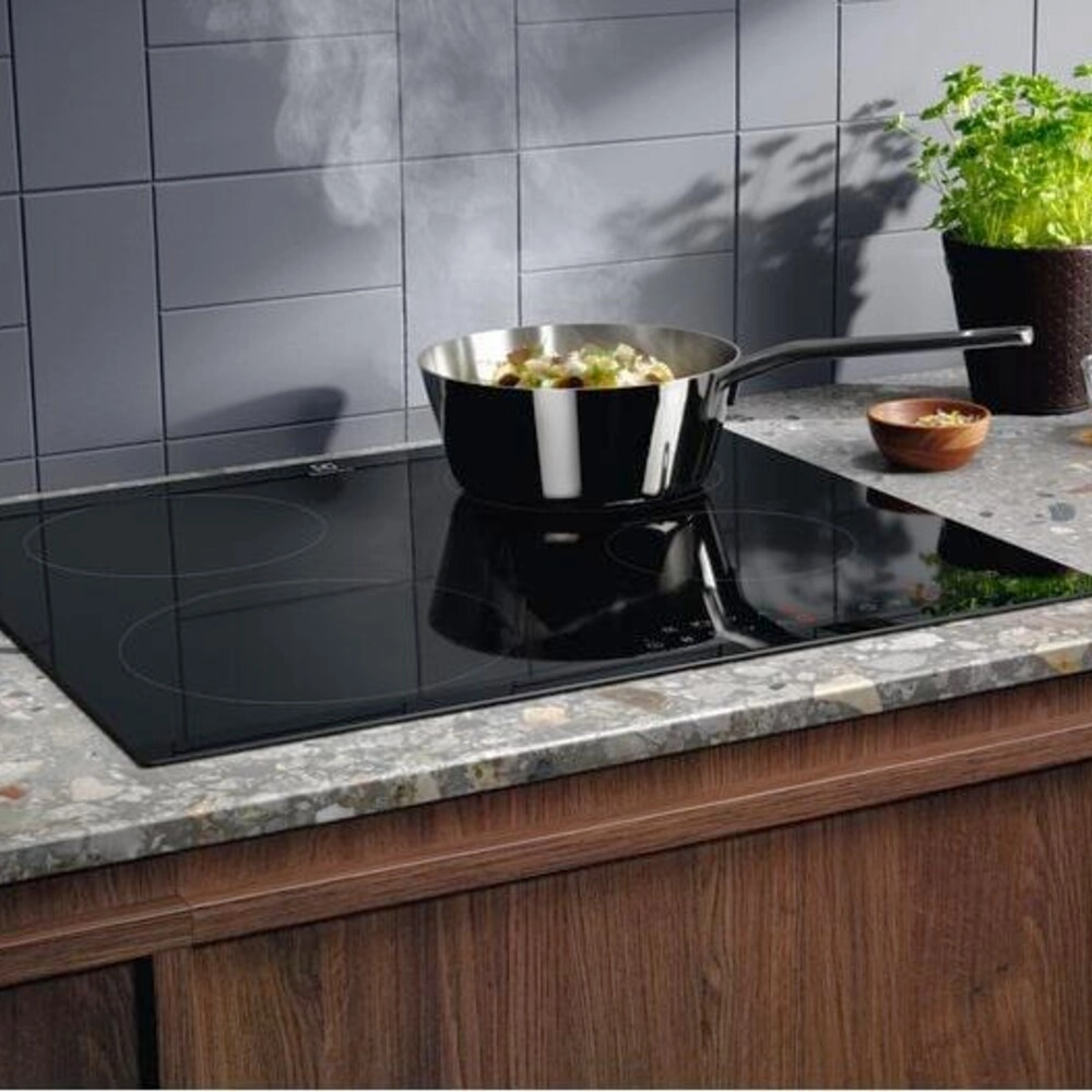 Детальное фото товара: Electrolux CIR60430 индукционная поверхность