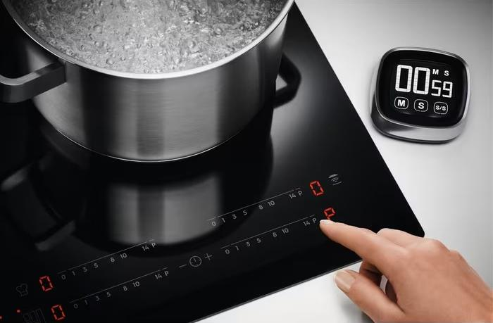 Electrolux EIT60443X Детальное фото товара: Electrolux EIT60443X индукционная поверхность