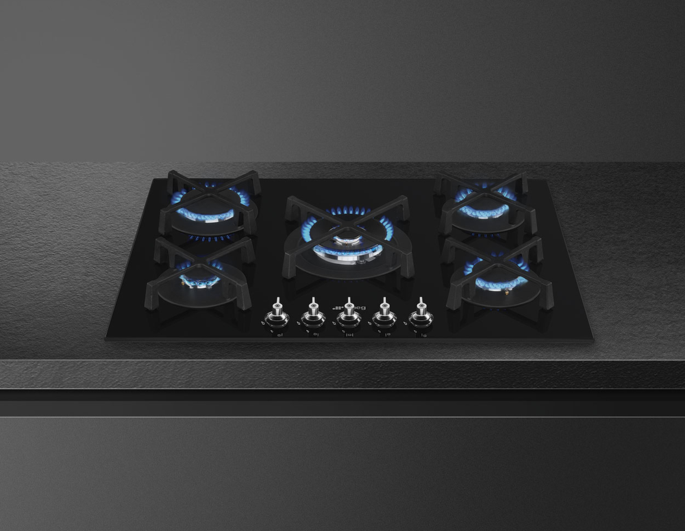 Smeg PV375N Детальное фото товара: Smeg PV375N газовая поверхность