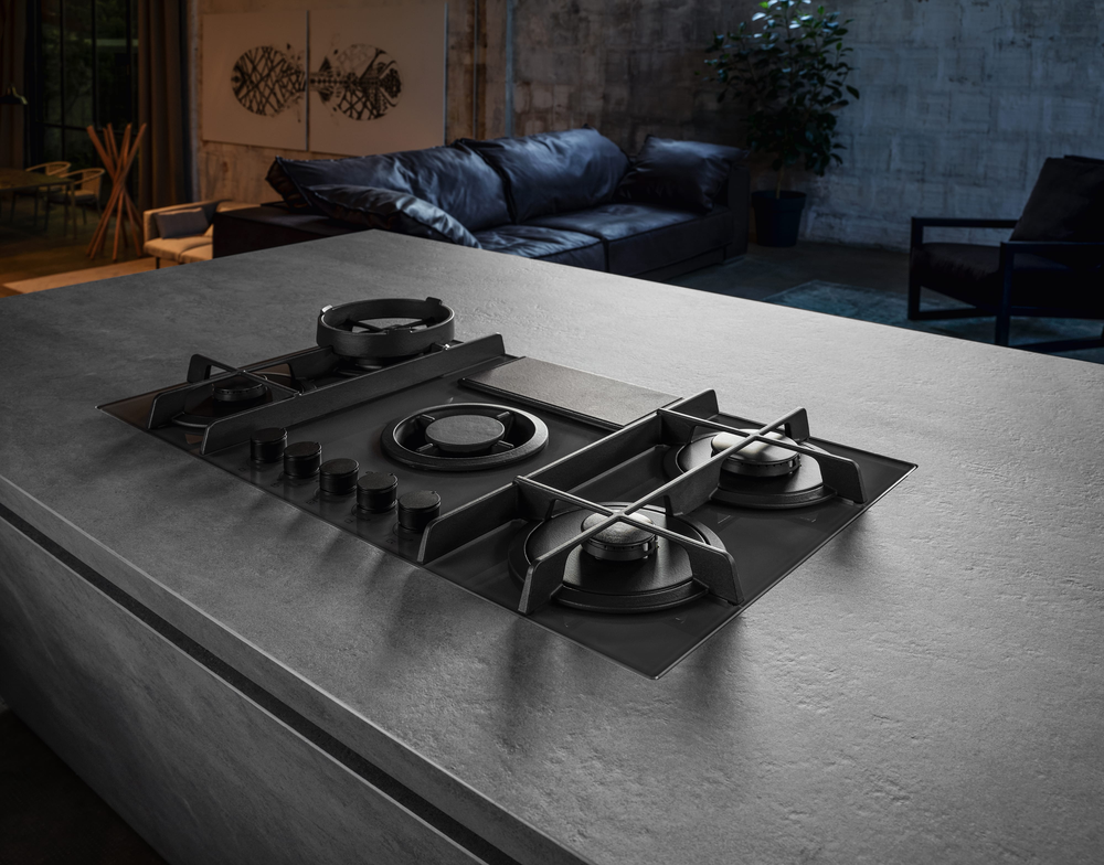 ELICA NIKOLATESLA FLAME BL/A/88 Детальное фото товара: ELICA NIKOLATESLA FLAME BL/A/88 газовая поверхность