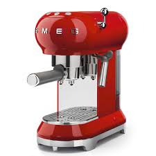 Детальное фото товара: Smeg ECF01RDEU Витринный образец