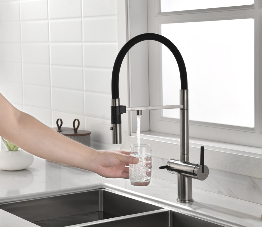 Paulmark GRAVITY, смеситель, никель, черный шланг Детальное фото товара: Paulmark GRAVITY, смеситель, никель, черный шланг