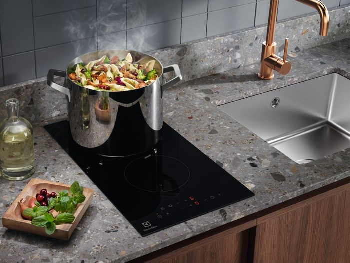 Детальное фото товара: Electrolux LHR3233CK стеклокерамическая поверхность