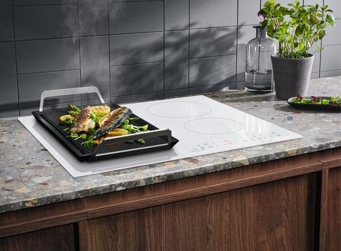 Детальное фото товара: Electrolux LIV63431BW индукционная поверхность