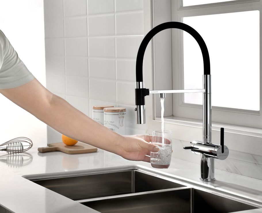 Paulmark GRAVITY, смеситель, хром, черный шланг Детальное фото товара: Paulmark GRAVITY, смеситель, хром, черный шланг