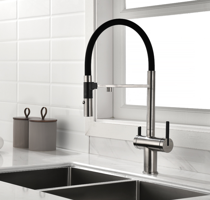 Paulmark GRAVITY, смеситель, никель, черный шланг Детальное фото товара: Paulmark GRAVITY, смеситель, никель, черный шланг