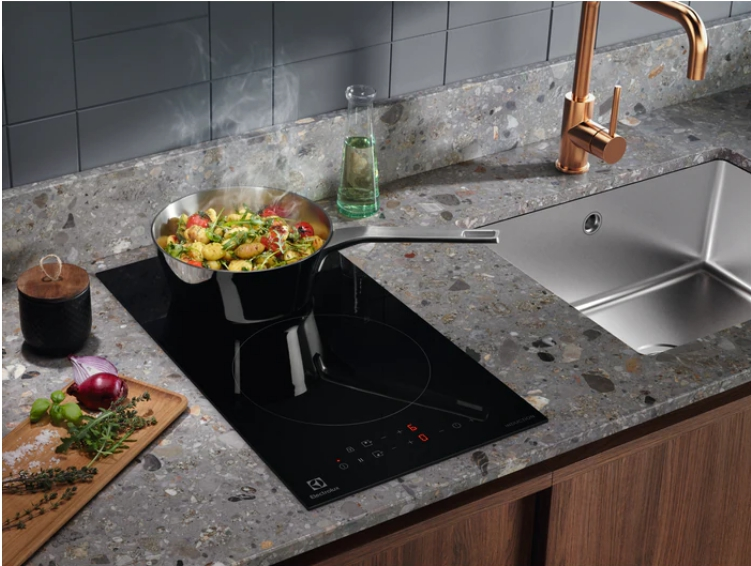 Детальное фото товара: Electrolux LIT30230C индукционная поверхность