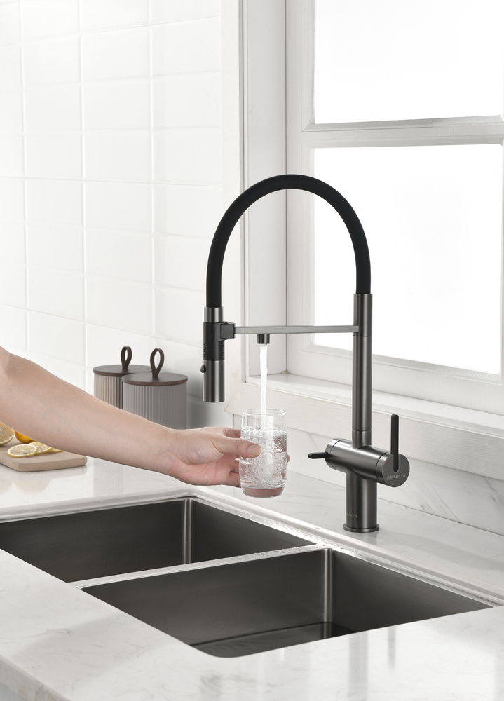 Детальное фото товара: Paulmark GRAVITY, смеситель, вороненая сталь, черный шланг